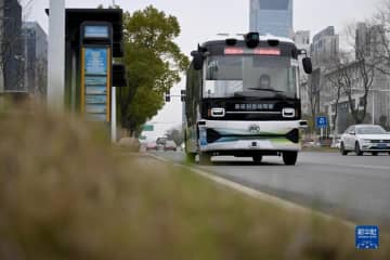 安徽省合肥市包河区でこのほど、同省初となる自動運転バスによる一般道路での路線定期運行がスタートした。