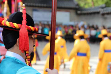 1日、観察者網は、韓国で開かれた「三・一独立運動」記念式典で尹錫悦大統領が日本との関係強化の姿勢を改めて示したことを報じた。