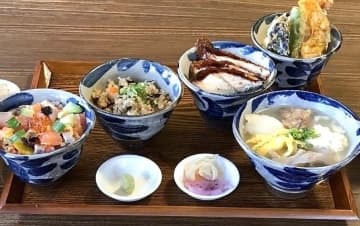 天丼、うな丼、ちらし、ジューシーに沖縄そばが付いた「魚まるそばどんどんセット」（1450円）