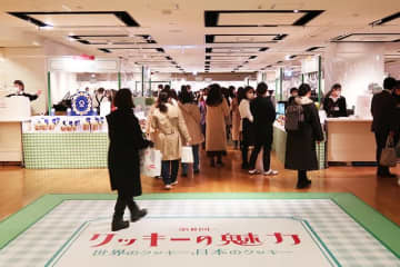 阪急うめだ本店での催事『クッキーの魅力』では、3月1日〜6日は会場を拡大。祝祭広場に加えて、うめだギャラリー、アートステージ（写真）でテーマごとのクッキーを展開する