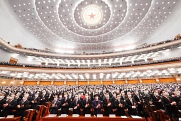  第14期全国人民代表大会第1回会議の開幕式が北京時間3月5日午前9時、北京の人民大会堂で開催され、習近平中共中央総書記ら党と国の指導者が出席した。