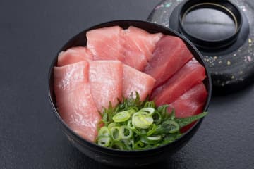 黒潮市場「贅沢マグロ3種丼」