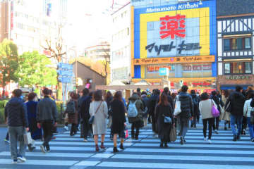 香港メディアの香港01は17日、東京では昨年39億9000万円の現金が警察に届けられたと報じた。