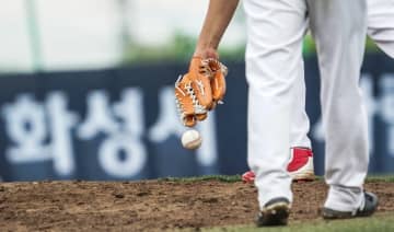 21日、韓国・OSENは、WBCで日本が決勝進出を決めたことを受け、韓国プロ野球・斗山ベアーズのイ・スンヨプ監督が「深いため息をついた」と伝えた。資料写真。