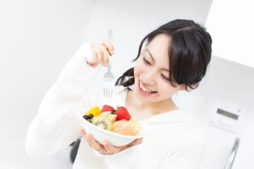 普段フルーツを食べる機会はどれくらいありますか？　※画像はイメージです（blanche/stock.adobe.com）