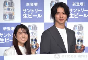 ビールのCMで念願がかなった（左から）上白石萌音、山崎賢人 （C）ORICON NewS inc.