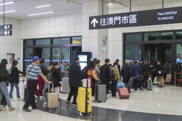 マカオの各イミグレーション施設で出入境旅客が増加している状況＝港珠澳大橋マカオ側イミグレーション（図版：MGTO）