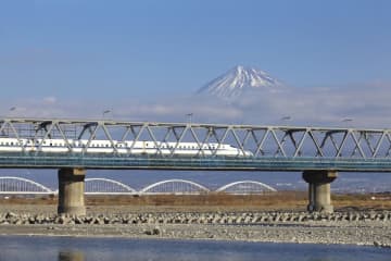 鉄道建設に力を入れる中国だが、香港メディアの香港01は、鉄道建設にはプラス面もマイナス面もあると警鐘を鳴らす論説を発表した。日本で出現した状況からしっかり学ぶ「殷鑑遠からず」の精神が必要とした。