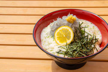 ▲生しらす丼