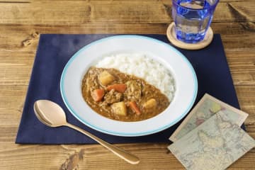 「横須賀の味 よこすか海軍カレー」（税込 637．20円）　※消費税は8％計算