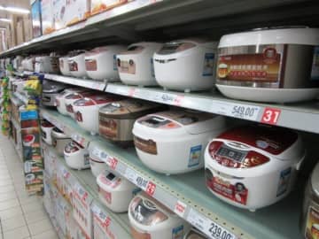 「これ、日本製の炊飯器で炊いたんだよ」と伝えたとき、祖母は驚いていましたが、黙ってご飯は食べてくれました。