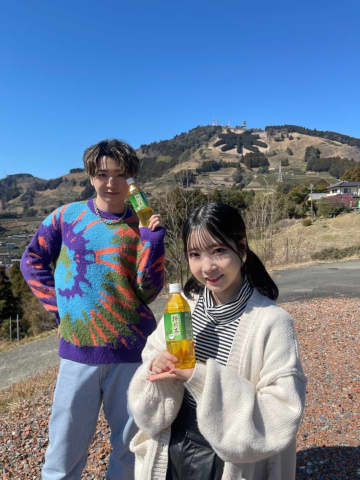 Hey!Mommy! 平松栞奈＆けんちょす（高橋憲太）、お茶を片手に静岡県・掛川市で全力ダンス！ 振り付けは、多くのバズを生み出す槙田紗子が担当