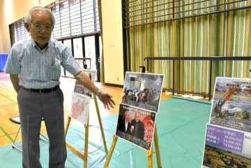 中村哲医師の写真展を主催した市民団体の代表、渡辺正幸さん=つくば市高野台