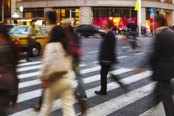 東京・銀座の高級腕時計店で8日夕にあった覆面強盗事件に関連し、華字メディアの日本華僑報は9日、「これらの日本の若者はどうしてしまったのか」とする記事を掲載した。