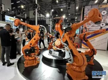 さまざまな「神業」を身につけた中国の国産産業用ロボットが、5月8～11日に行われる第19回天津工業博覧会に登場した。