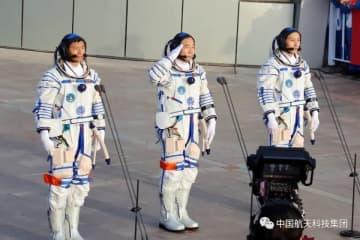 中国の宇宙ステーションが応用・発展段階に入っている。宇宙飛行士が宇宙ステーションに長期滞在することになり、通常は毎年2回の乗組員交代、1−2回の物資補給を行う。