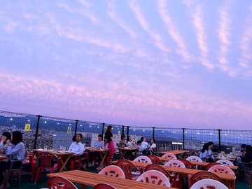 日没後、ピンクに染め上がった空♪