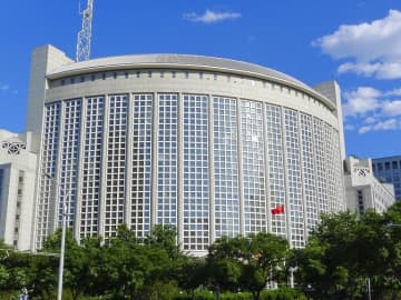 中国外交部の毛寧報道官は19日の定例記者会見で、日本の警察当局が中国籍の研究者を逮捕したことに関する記者の質問に答えました。