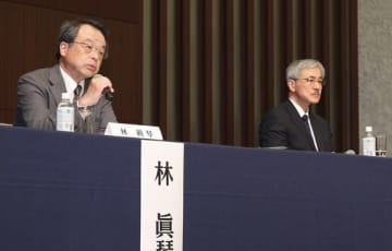 「外部専門家再発防止特別チーム」の林眞琴弁護士（左）と精神科医の飛鳥井望氏（Ｃ）日刊ゲンダイ