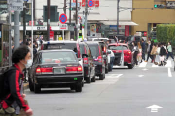 在日中国人記者が日本で乗ったタクシー運転手とのやり取りを明かし、中国のSNSで注目を集めている。