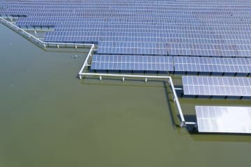 中国全土の再生可能エネルギーは今年に入り好調な勢いを見せており、発電設備容量と発電量が安定的に増加している。写真は太陽光発電。