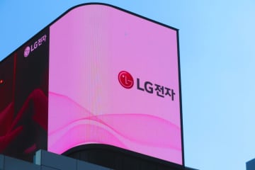 19日、韓国・マネートゥデイは「日本が変わった…LG電子のOLEDテレビに15もの賞を与え『最高』」と題する記事で「LG電子の優れた技術力が“外国産の墓”と呼ばれる日本市場で認められた」と伝えた。