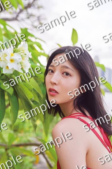 乃木坂46・早川聖来 卒業記念写真集『また、いつか』TSUTAYA特典ポストカード　撮影／熊木優