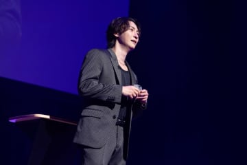 『與真司郎 announcement』を開催した與真司郎