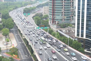 中国の自動車メディア、蓋世汽車は7日、中国の自動車輸出が第1四半期に続き上半期も日本を抜いて世界一になったとする記事を掲載した。写真は上海。