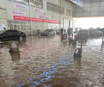 台風5号の影響で、中国の多くの地域で記録的な豪雨となり、深刻な水害や土砂災害が発生し、多くの死傷者が出たほか、大きな財産的損害も発生した。