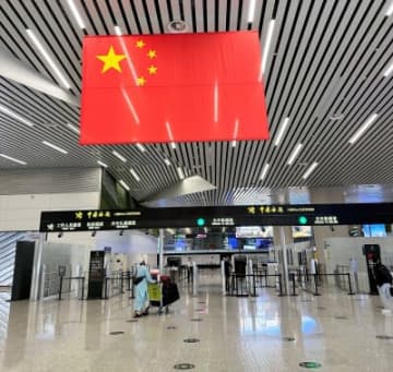 中国メディアの界面新聞は22日、中国の国慶節（建国記念日）の連休に日本旅行が「爆発」する見通しだと伝えた。写真は広州白雲国際空港。