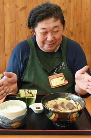 道の駅錦秋湖で提供する熊そばセット