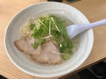 ラーメン750円。