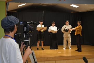 市民俳優らによる朗読ドラマの収録が行われた=行方市麻生