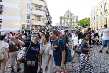 国慶節大型連休中の世界遺産・聖ポール天主堂跡付近の様子＝2023年9月30日（写真：MGTO）