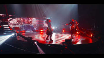 BABYMETAL、本日配信開始の『BABYMETAL BEGINS – THE OTHER ONE –』より「Divine Attack – 神撃 –」ライブ映像公開！