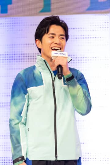 『だれもが躍動するスポーツ ボートレース』記者発表会に登壇したオリエンタルラジオ・藤森慎吾