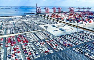8日、仏国際放送局RFIの中国語版サイトは、中国が欧州向けの自動車輸出を急速に拡大していると報じた。写真は江蘇省の太倉港。