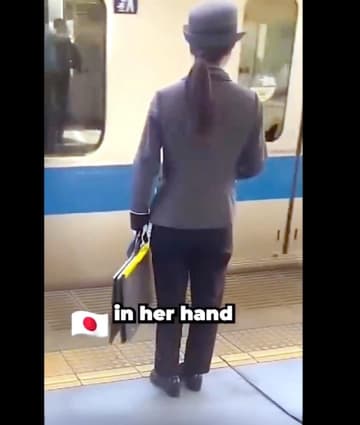 日本の駅で見られた光景を米国人が絶賛したことに、中国のネットユーザーが反応を示している。