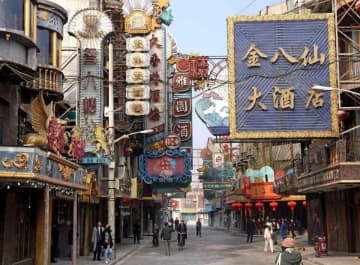 ウォン・カーウァイ監督のドラマ「繁花」の大ヒットを受けて、上海の地理、人文、歴史への注目度が急上昇している。