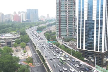 中国の自動車両のドライバー数は5億2300万人で、うち自動車のドライバーは4億8600万人だった。写真は上海。