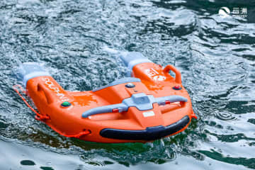 新世代水上救助の新製品である水上救助ロボット「イルカ3号」が12日、広東省珠海市で発表された。