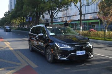 浙江省杭州市はこのほど、市中心部と高速鉄道駅や空港の間を往復する自動運転オンライン配車路線を設定した。