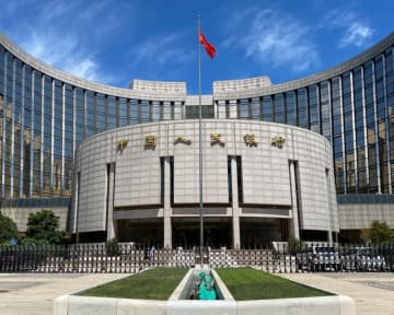 中国人民銀行は報告書で「2023年の人民元相場は世界主要通貨の中で相対的に安定している」との見方を示した。