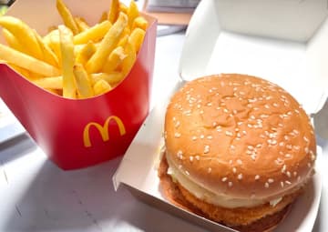 日本のマクドナルドのデリバリーで無料で注文できる「ある商品」が中国のネット上で話題になっている。