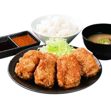 「からやま定食（4個）」（税込 594円）　※特別価格