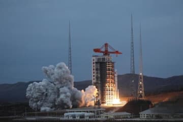 中国は太原衛星発射センターで27日、キャリアロケット「長征6号改」を使い、「雲海3号02星」を打ち上げた。