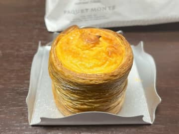 パイ生地の筒の中にカスタードが詰まったフランスの伝統菓子「フラン・パティシエ」　撮影／編集部
