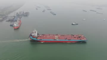 海南覧海海運が投資・建造するCCS級ワールドワイド多目的甲板輸送船「覧海鴻運」が27日、江蘇省南京市で進水した。