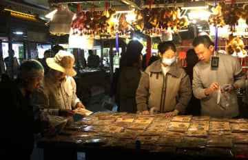 中国清明節、人気の敦煌夜市で伝統文化を堪能
